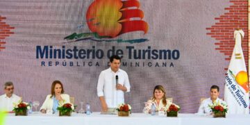 Ministro Collado deja iniciado un amplio programa de reconstrucción de calles en Ciudad Colonial con una inversión de más de 109 millones de pesos