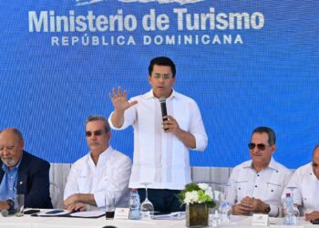 Turismo transforma tres playas en Barahona con un costo de 150 millones