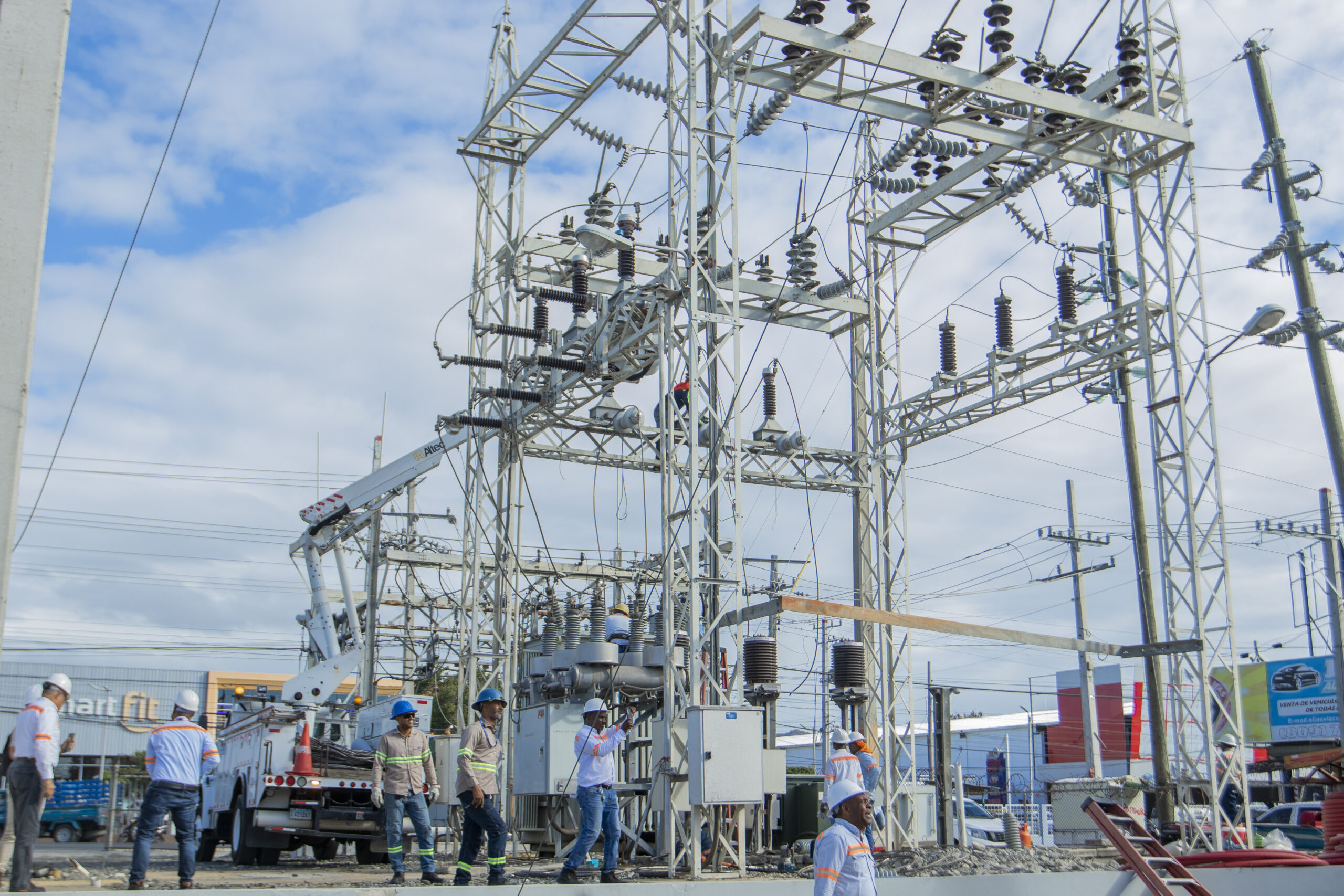 Edesur Dominicana instaló con éxito nuevo transformador de potencia en Baní