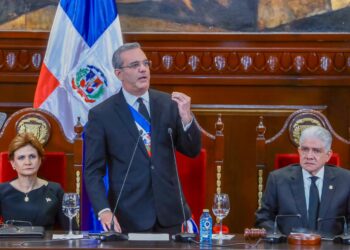 Presidente Abinader destaca cifras récord sector turismo; RD recibió ocho millones y medio de visitantes en 2022 y US$8,400 millones en entrada de divisas