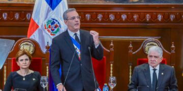 Presidente Abinader destaca cifras récord sector turismo; RD recibió ocho millones y medio de visitantes en 2022 y US$8,400 millones en entrada de divisas