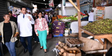 Ministro de Salud  recorre Mercado Municipal de El Almirante para verificar condiciones de salubridad