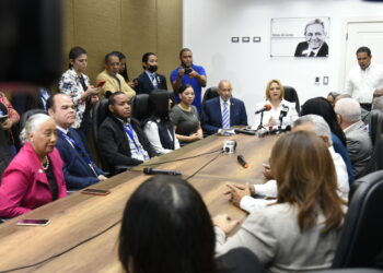 Cámara de Diputados y Frente Parlamentario Contra el Hambre socializan con director de Inabie anteproyecto de ley de Alimentación Escolar