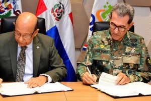 Ministerio de Defensa e IDOPPRIL firman convenio de Protección contra accidentes a miembros de las FF.AA.