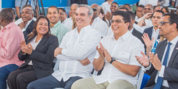 El mandatario resaltó los avances en producción de agua potable, alcantarillado sanitario y limpieza de cañadas en la gestión de Felipe Suberví (Fellito)