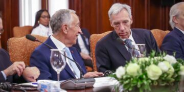 Presidentes Luis Abinader y Marcelo Rebelo De Sousa encabezan reunión con delegaciones de ambos países