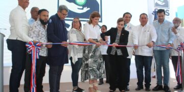 Vicepresidenta inaugura segunda etapa remozamiento Hospital Municipal Dr. Luis Espaillat, de Sabana Iglesia y encabeza entrega de 44 vivienda