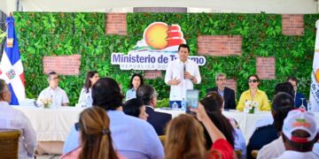 Collado deja iniciado los trabajos de restauración del Alcázar de Colón, Puerta de la Misericordia y museo de las Casas Reales