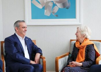 Presidente Abinader se reúne con David Rutley ministro para las Américas y el Caribe