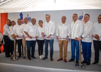 Presidente Abinader inaugura carretera Guayubín-Las Matas de Santa Cruz-Copey