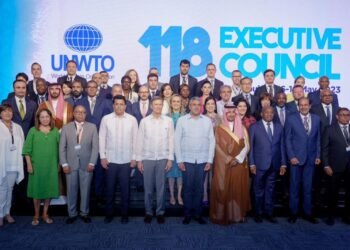 Collado llama a los ministros de turismo de la OMT a buscar una solución conjunta al tema del Sargazo