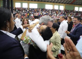 Presidente Abinader anuncia cariñito para mamá, un bono que impactará a un millón de madres