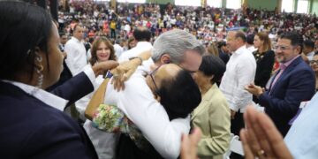 Presidente Abinader anuncia cariñito para mamá, un bono que impactará a un millón de madres
