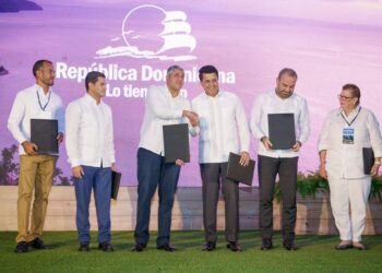 David Collado y secretario general de la OMT firman declaración compromiso sostenibilidad turística en RD