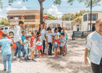 Alcaldía del DN y MOPC entregan nuevo parque en la urbanización Rosmil 