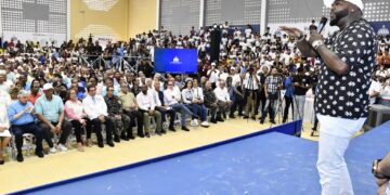 Interior y Policía inicia “De Vuelta al Barrio” en Santiago con masivo respaldo de diferentes sectores