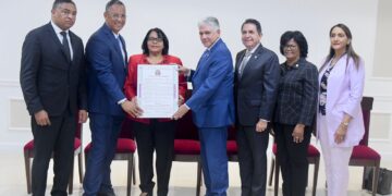 El Senado rinde homenaje a Emma Polanco, exrectora de la UASD