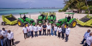 Collado entrega equipos para limpieza de playas a un costo de RD$50 millones