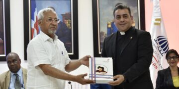 Ministerio de Educación recibe primera partida de libros de textos para ser utilizados en el próximo año escolar