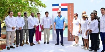 Presidente Abinader y ministro de Turismo dejan iniciados reconstrucción del Parque Nacional Submarino La Caleta