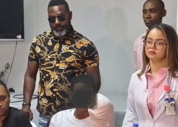 Hospital Gautier egresa adolescente reimplanta mano amputada