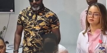 Hospital Gautier egresa adolescente reimplanta mano amputada