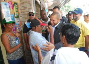 Alcalde Carlos Guzmán entrega 3 canchas deportivas y realiza obras para llevar soluciones a residentes de Los Guaricanos