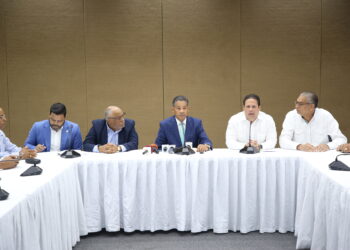 Diputados socializan proyecto de ley de Alquileres con ministro de la Vivienda