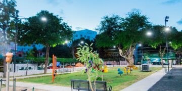 Alcaldía del DN entrega remozado parque en la urbanización Tropical