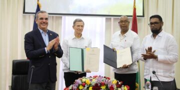 Presidentes RD y de Guyana comprometieron el pleno apoyo de sus gobiernos al logro de la estabilidad política en Haití