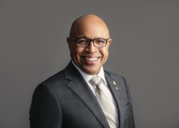 Alfredo Pacheco acepta inscribirse como diputado