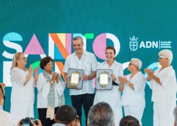 Presidente Abinader y Carolina Mejía entregan Proyecto Ambiental que devuelve la esperanza al Fernández