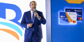 Banreservas lanza primeras tarjetas táctiles del Caribe