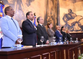 Alfredo Pacheco presenta informe de gestión en el que resalta logros del período 2022-2023