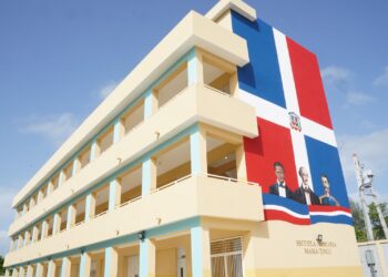 Gobierno entrega escuela básica en Villa Mella para beneficio de 800 estudiantes