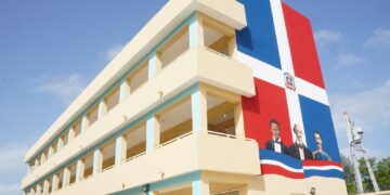 Gobierno entrega escuela básica en Villa Mella para beneficio de 800 estudiantes