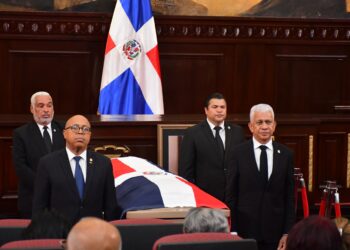 Presidente del Senado afirma presidente Abinader maneja con responsabilidad defensa RD con tema Haití