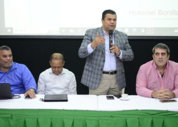 Director Electoral FP asegura ganarán cómodamente DN; capacitan miembros para defender votos