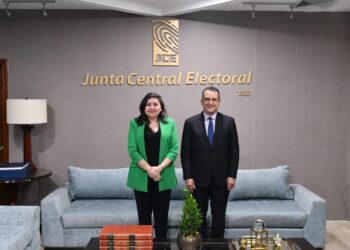 Presidente de la JCE recibe visita de la Encargada de Negocios de la Embajada de los EE. UU. en RD