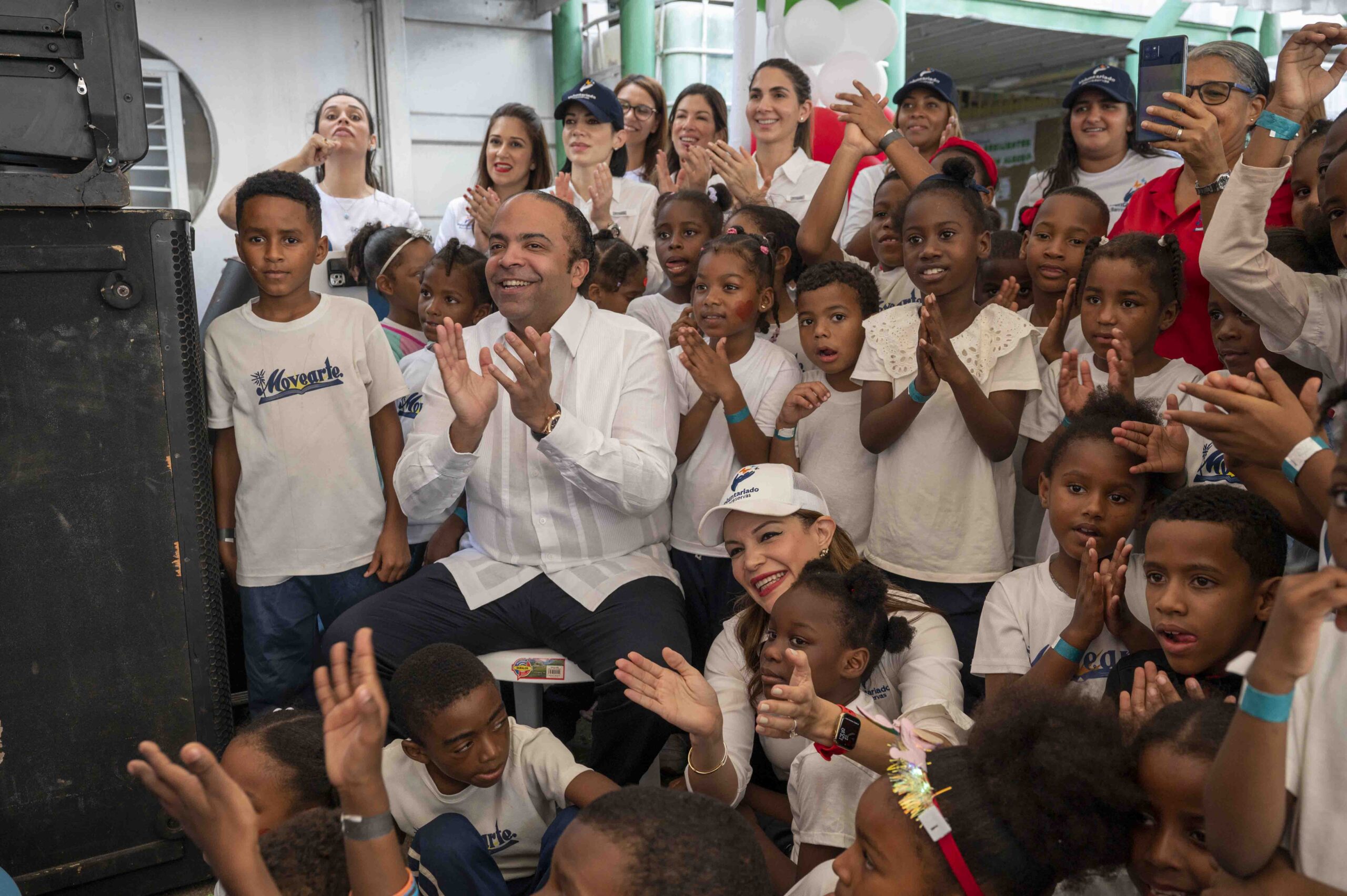 Voluntariado Banreservas ilumina El Dique con una fiesta navideña