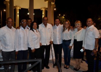 Reconocen en Azua a 27 personalidades durante la segunda versión del ceremonial del Paseo de Las Estrellas