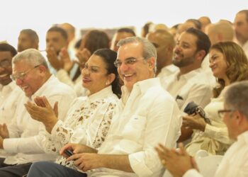 Presidente Abinader inaugura carretera Moca-Jamao- Sabaneta de Yasica, un liceo experimental y liceo centro UASD en Moca