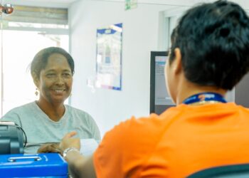 Edesur pone en funcionamiento puntos expresos inclusivos para atender clientes en Vicente Noble y Tamayo