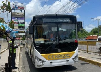 MOCHOTRAN aclara que no hubo heridos en accidentes de dos unidades en la  Av. Charles de Gaulle
