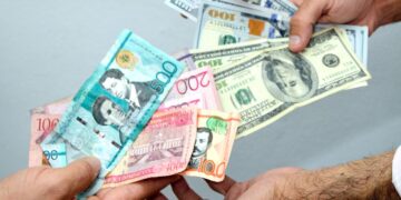 El peso americano  sube cuatro centavos y se cambia este miércoles