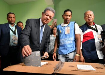 Leonel Fernández expresa que han recibido informes de una votación masiva en todo el territorio nacional