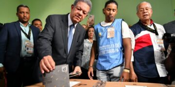 Leonel Fernández expresa que han recibido informes de una votación masiva en todo el territorio nacional