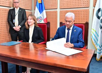 Senado y OEI firman acuerdo para capacitar nuevos senadores y formar a sus colaboradores