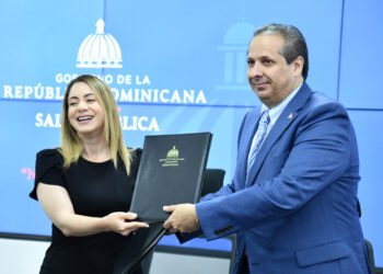 MISPAS y el Programa Supérate firman convenio para beneficiar a mujeres embarazadas, menores de 5 años y grupos especiales de riesgo