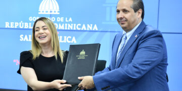 MISPAS y el Programa Supérate firman convenio para beneficiar a mujeres embarazadas, menores de 5 años y grupos especiales de riesgo